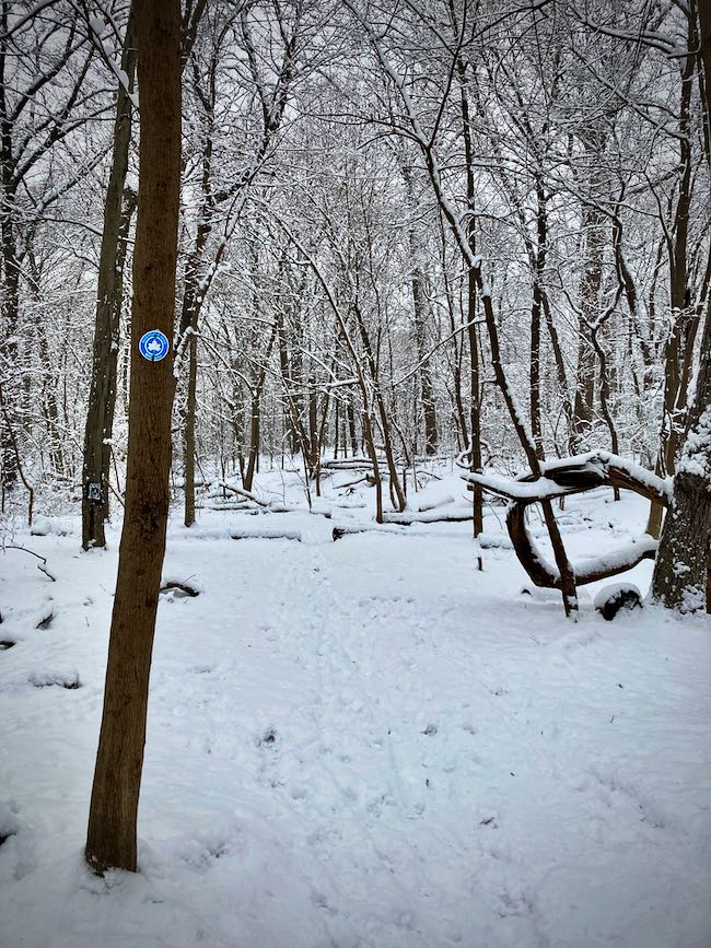 Riverdale park Bronx trail marker